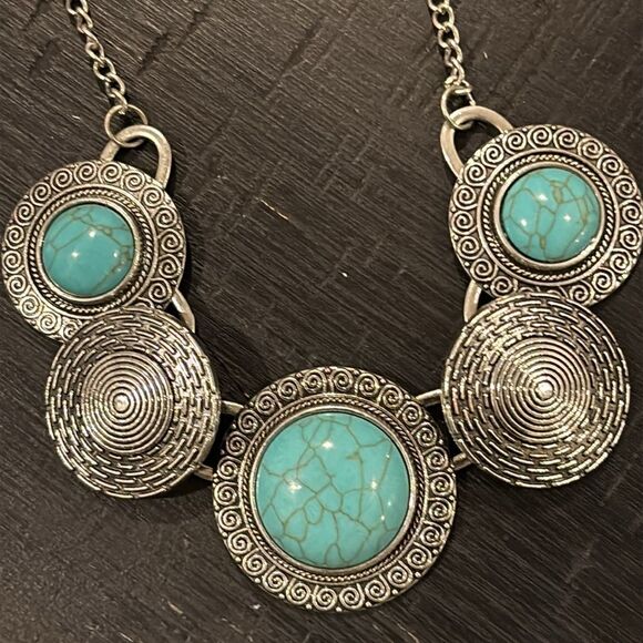 Faux Tuquoise Southwestern Boho Necklace - Picture 5 of 5